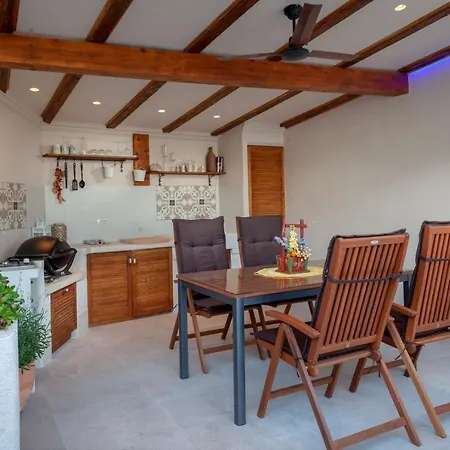 فيلة Luxury Mala In Makarska, Private Pool